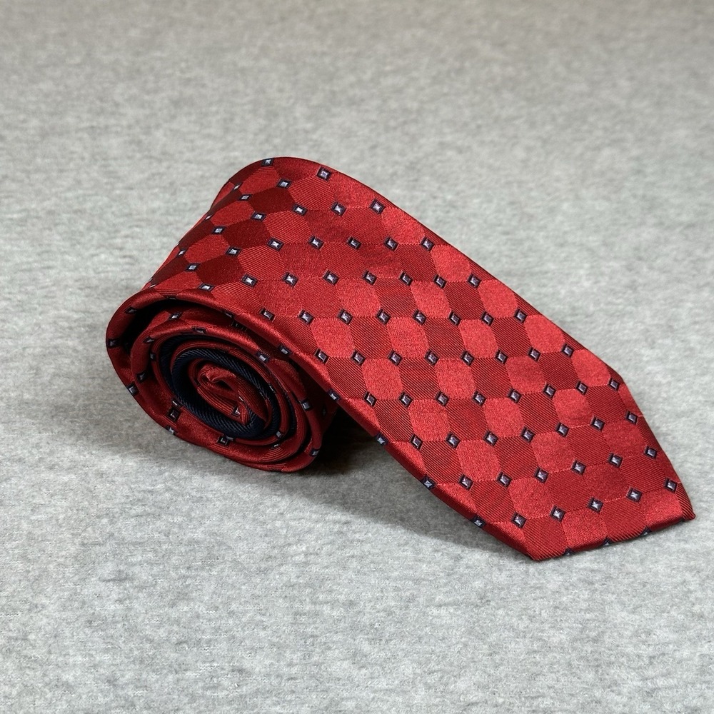 Tommy Hilfiger Men's Neck Tie Red 100% Silk Blue Square Diamond Blue Tail 58x3"